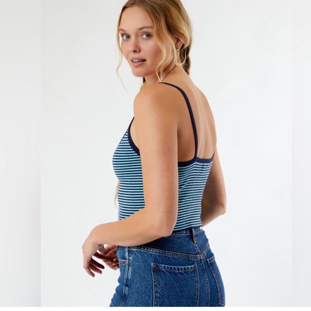 NWT LA Hearts cropped tank size Medium - Picture 2 of 7
